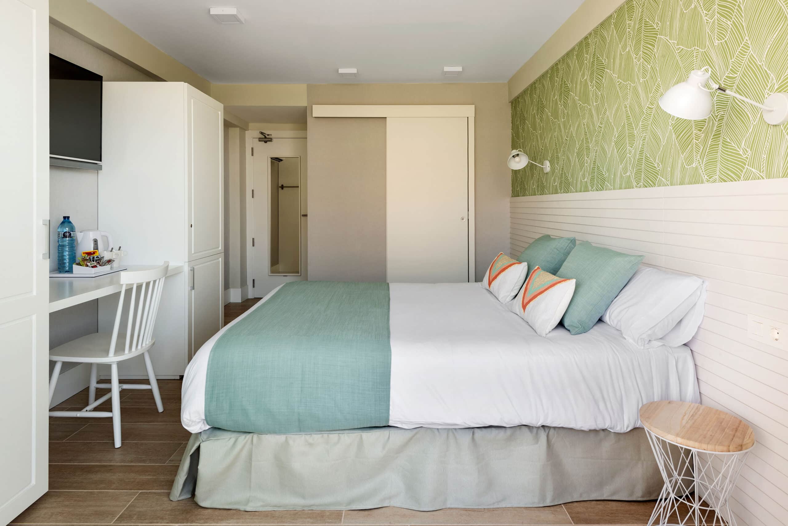 HOSTAL_LA-COLINA-01